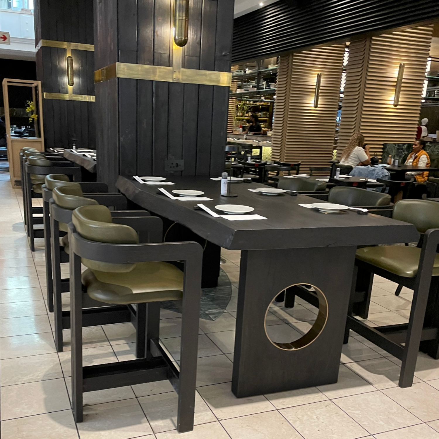 A1_counter_stool_insitu.png