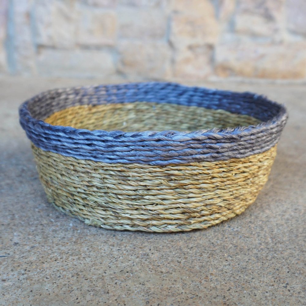 Large grass bread basket with trim color
