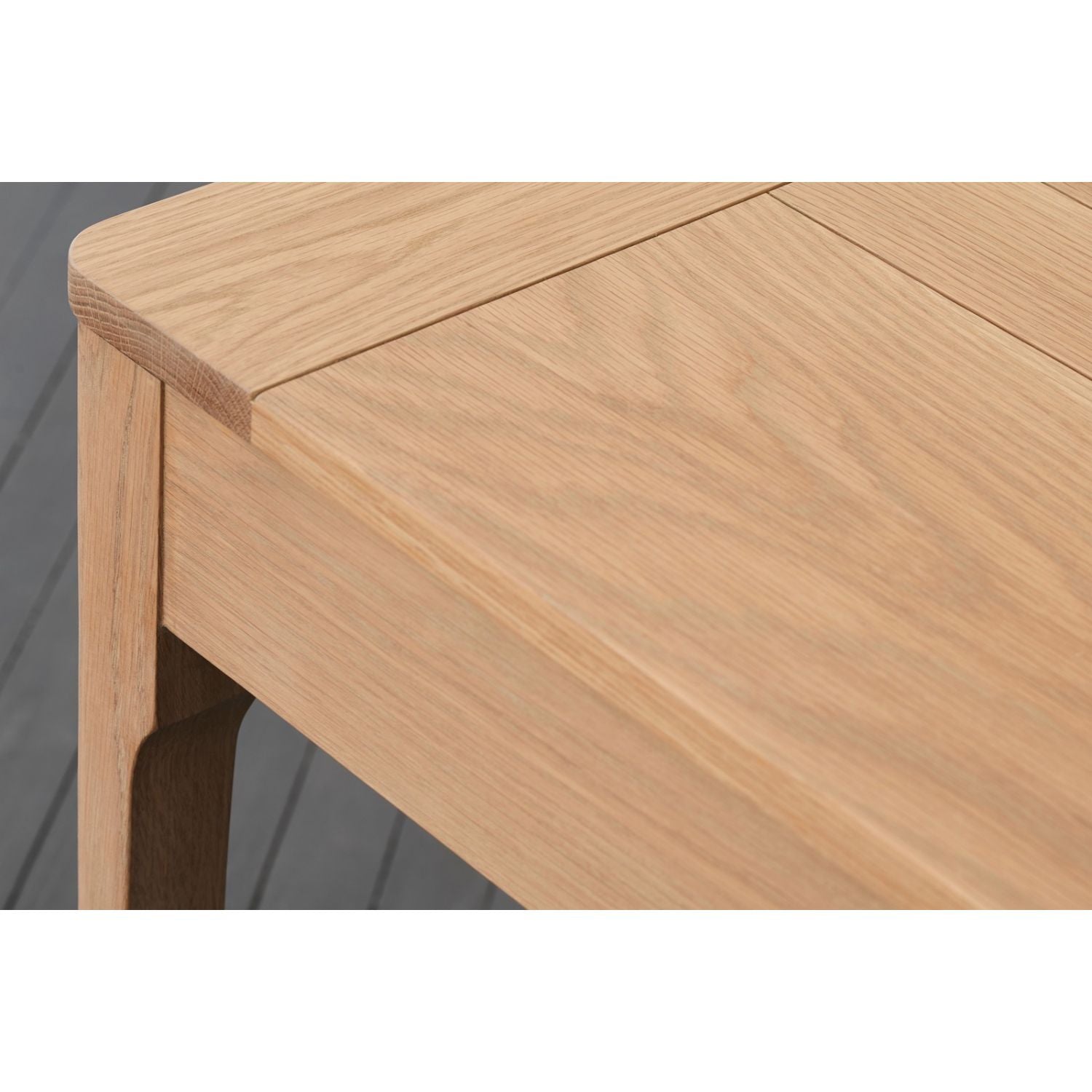 Harris_Outdoor_detail_2.jpg