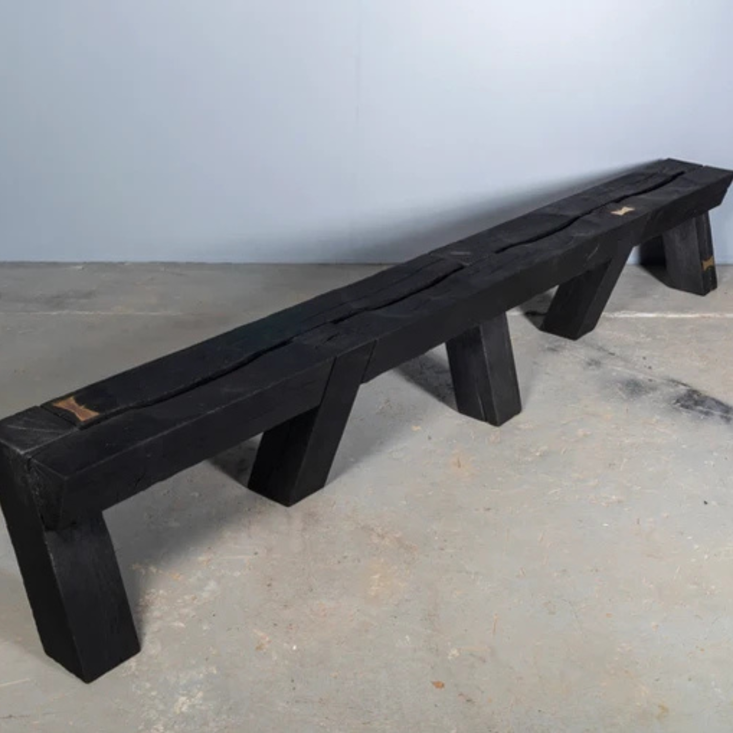 Instomi_bench_4.png