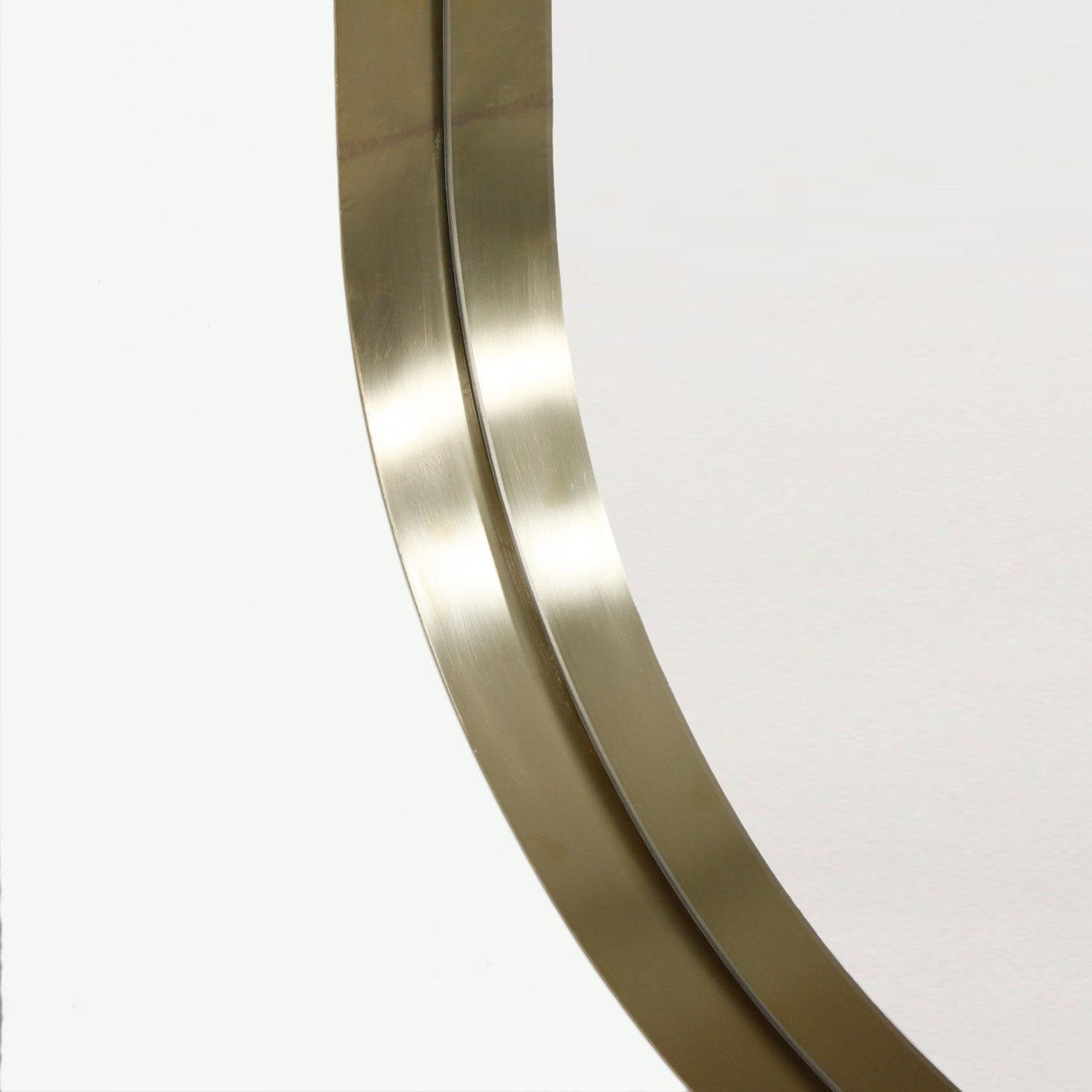 PillmatteBrassDetail_ac0cc4f1-299b-43fa-983f-4ed5c6cce09e.jpg