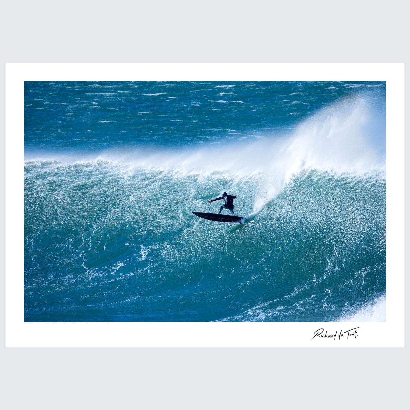 RdT_422_Big_Wave_Surfer_The_Overberg_South_Africa.jpg