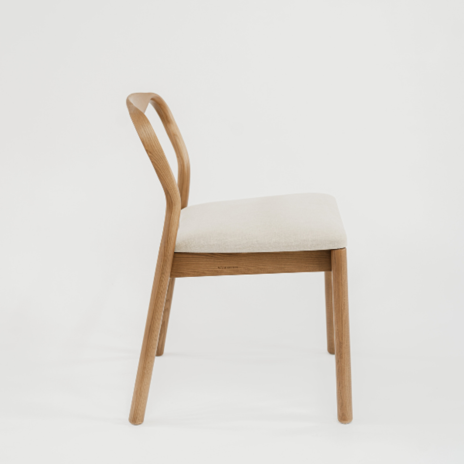Scoop_chair__side_straight_.png