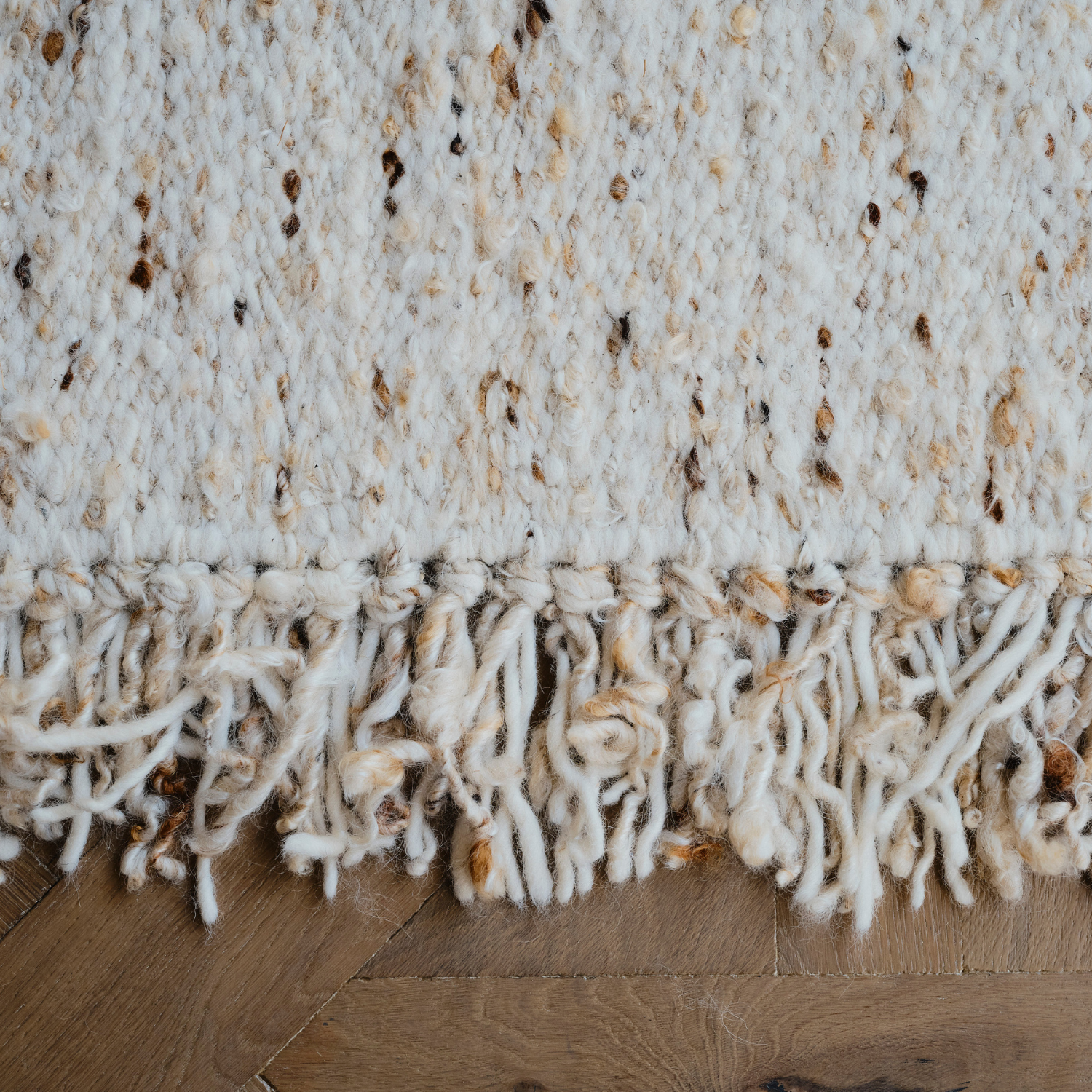 Veld_Melia_rug_detail_56f5fde9-b6cc-4019-8de7-8d95a91e5fa1.png