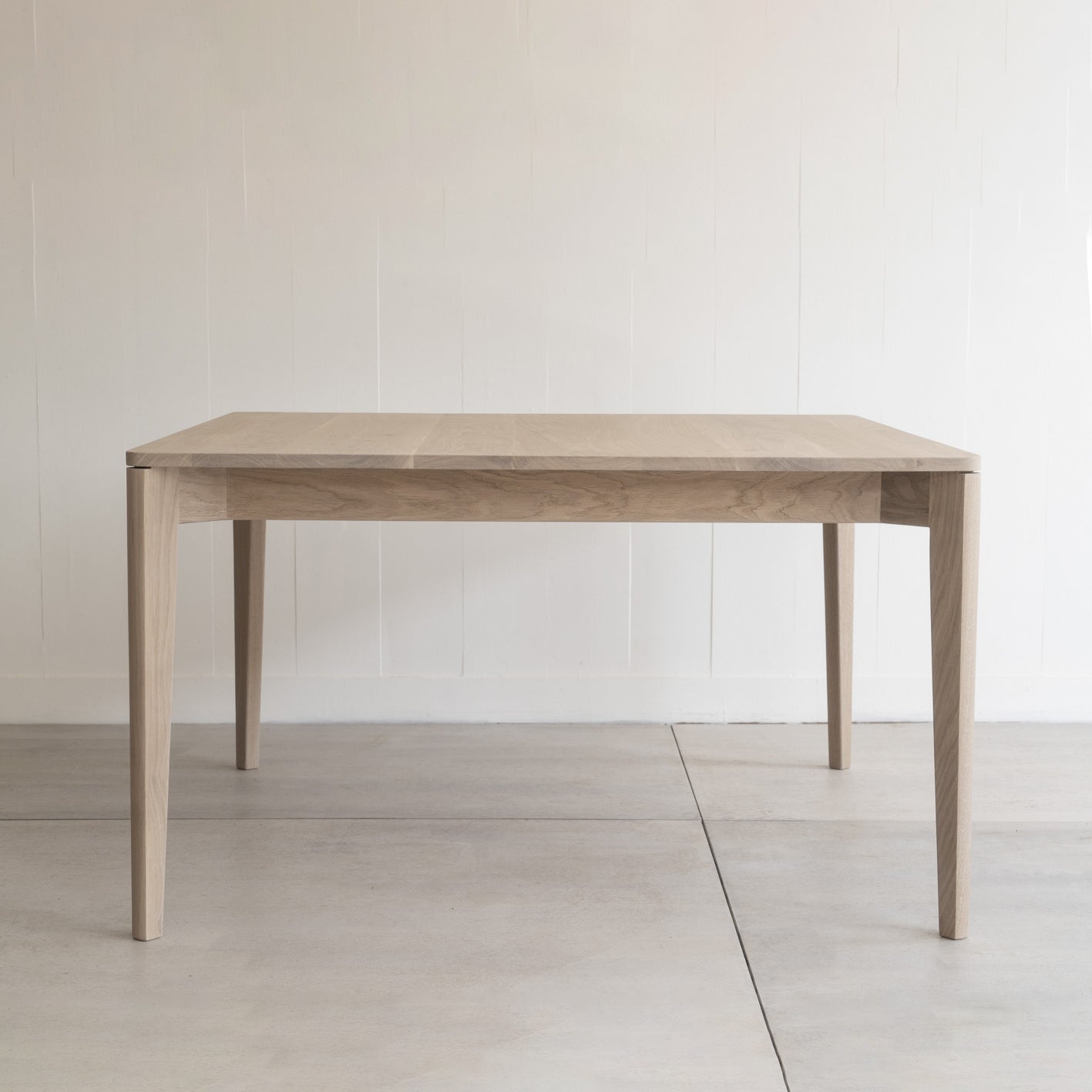 Ivor Square Table