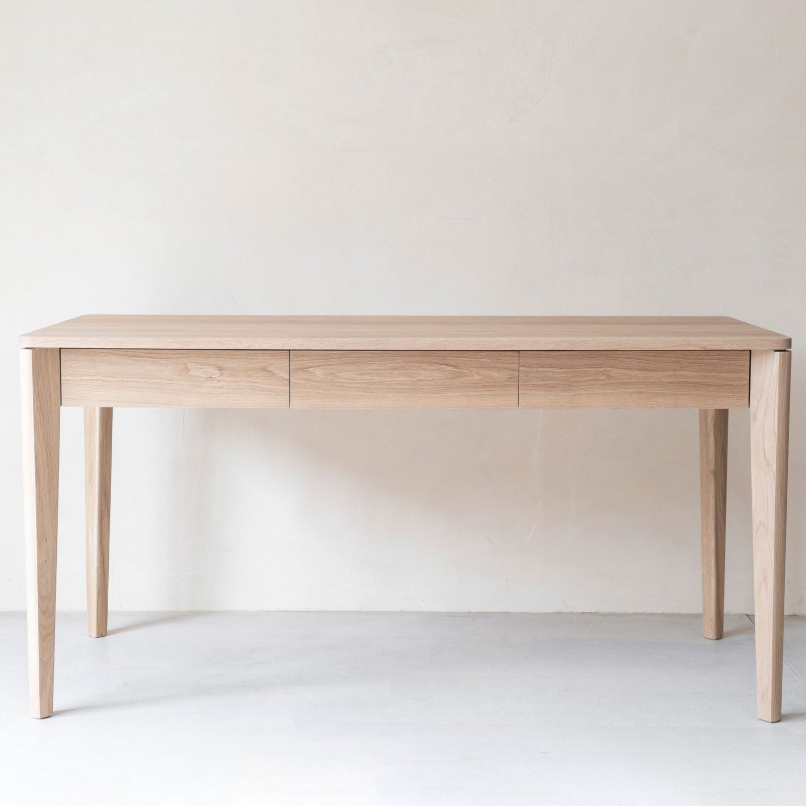 Ivor Desk