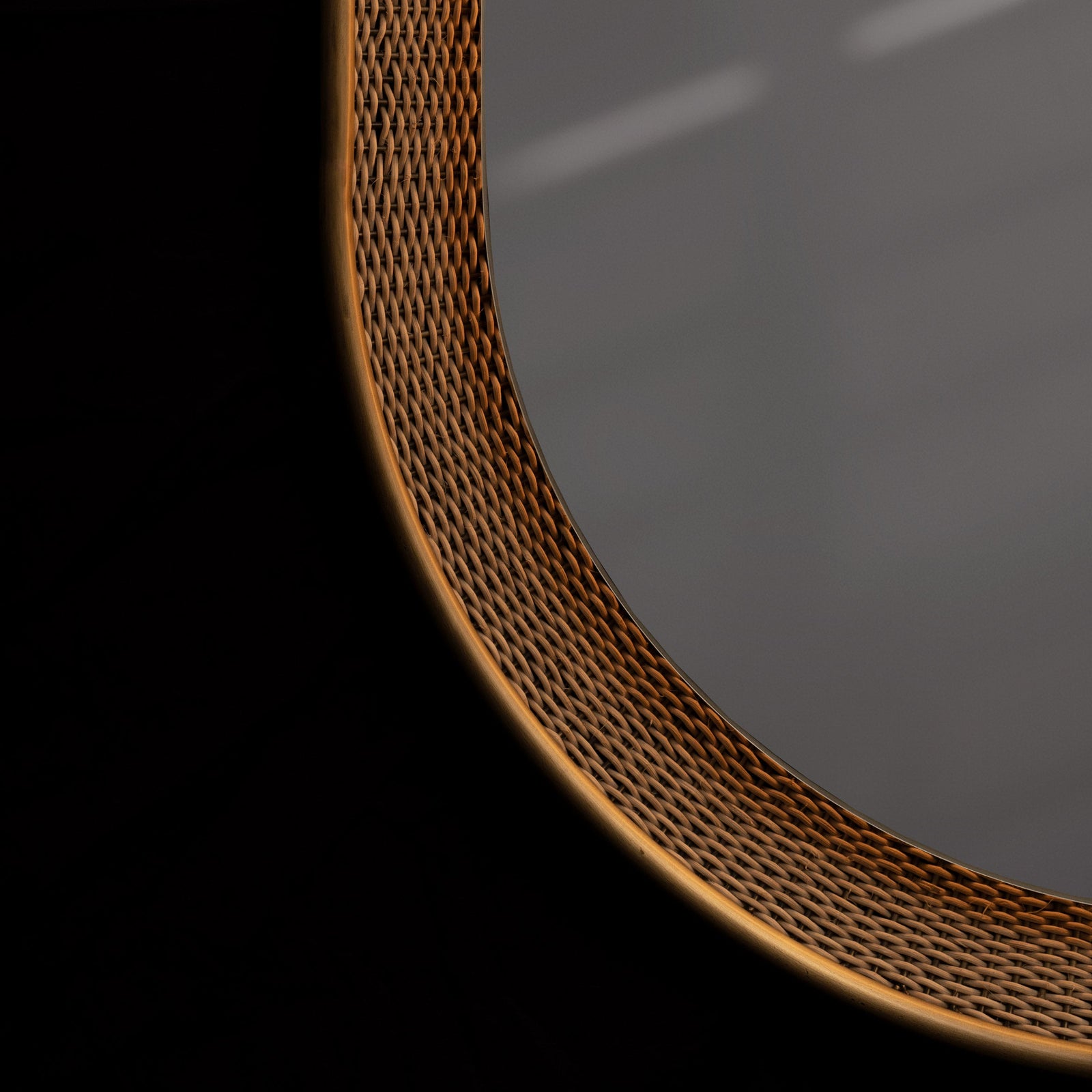 Arkivio_Lukiwe_Mirror_1.jpg