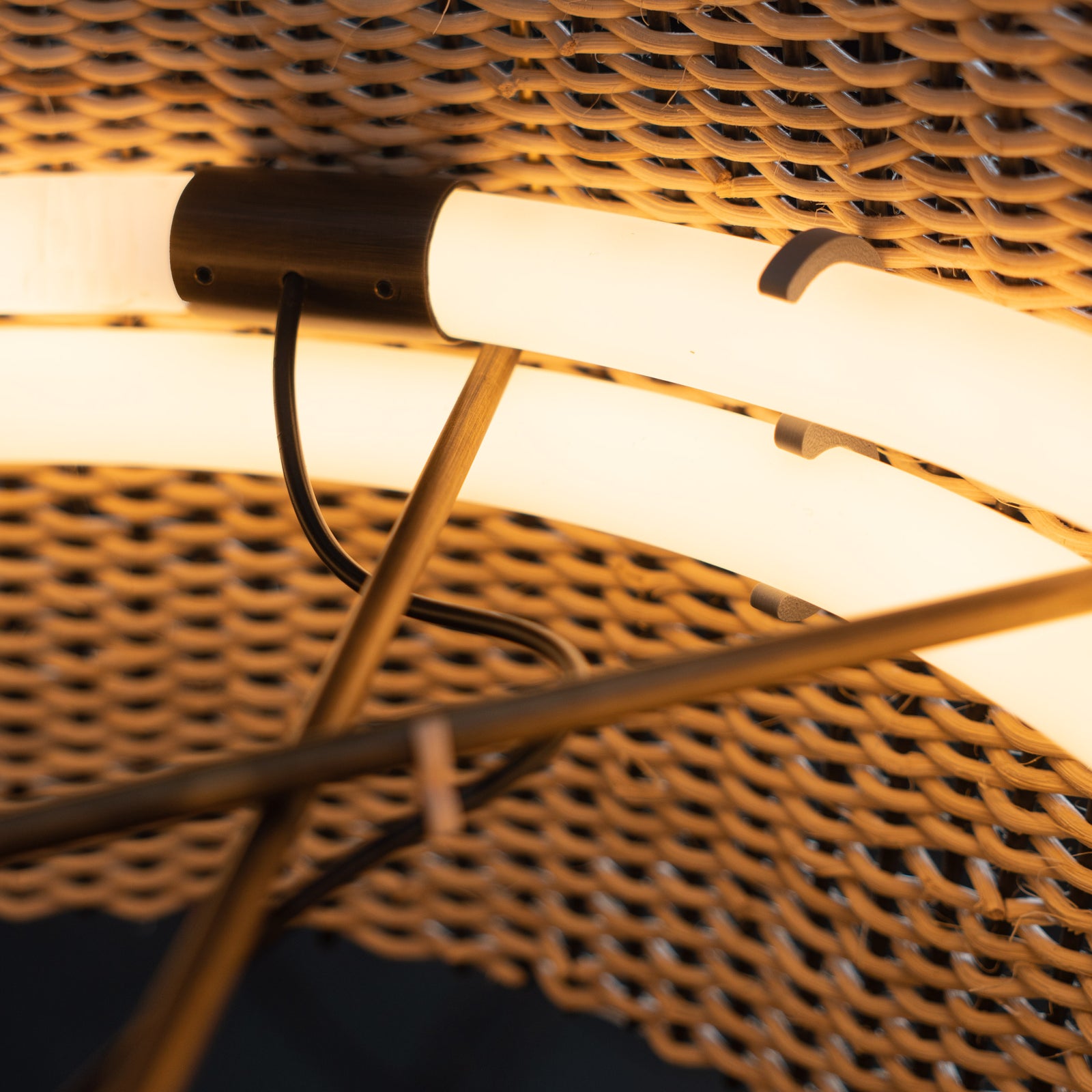 Arkivio_Lukiwe_Senga_Standing_Lamp_3.jpg