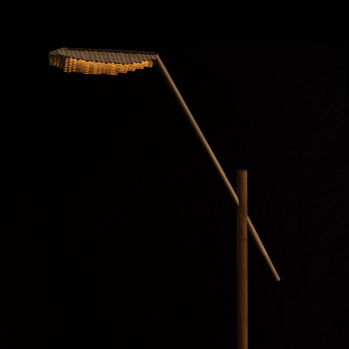 Arkivio_Lukiwe_Standing_Lamp_4.jpg