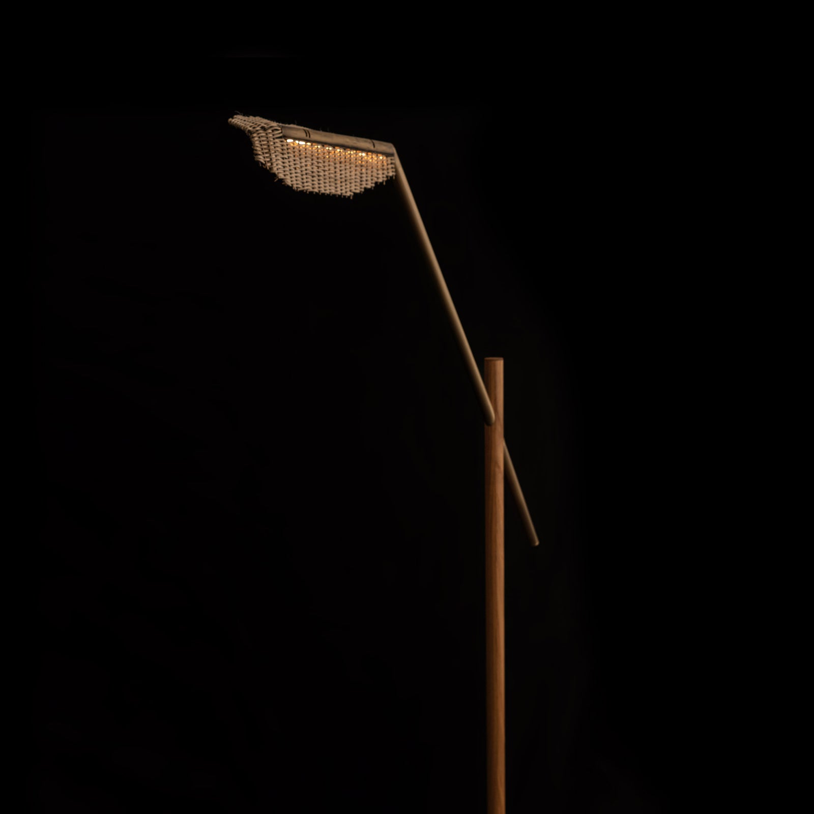 Arkivio_Lukiwe_Standing_Lamp_5.jpg