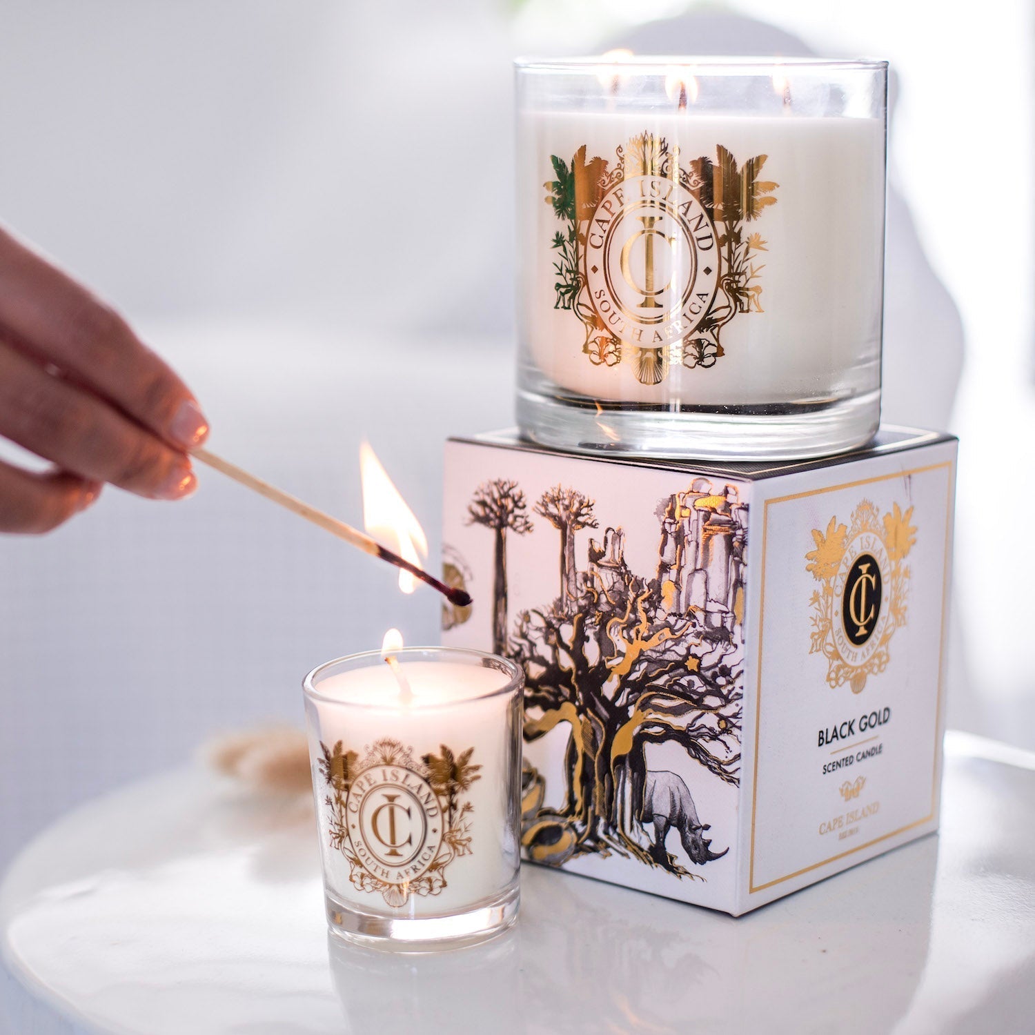 BlackGoldCandlemini_large_ef80c995-3b12-4d38-8a58-21e39b0e22f7.jpg
