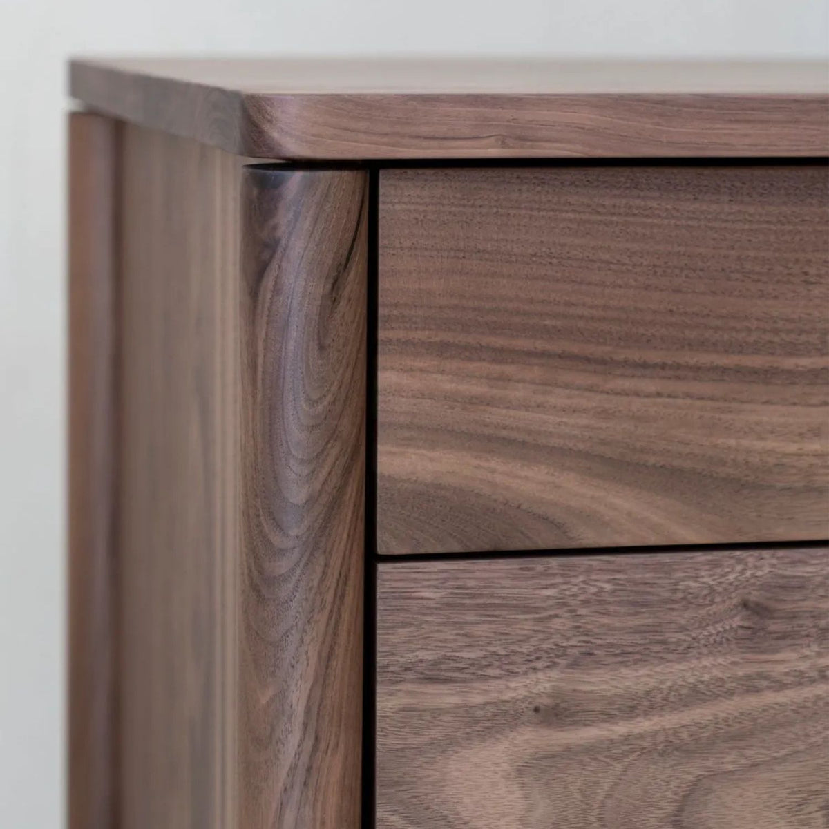 Franc_media_cabinet_detail.jpg