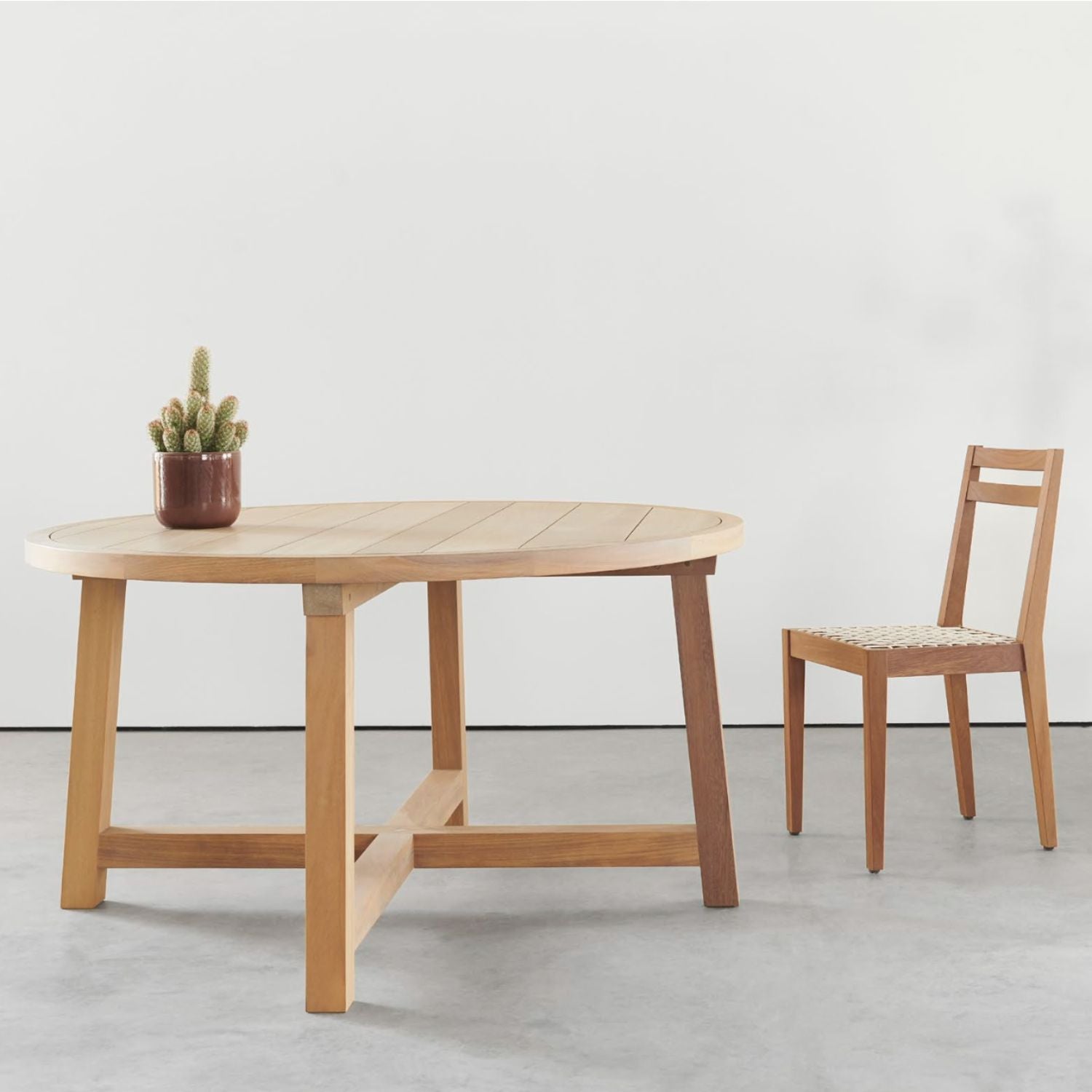Harvest_Outdoor_round_table_statted_top.jpg