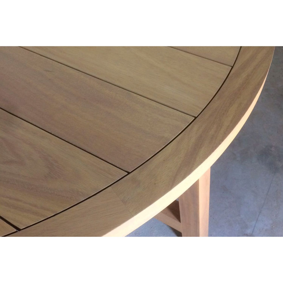 Harvest_outdoor_coffee_table_round_detail.jpg