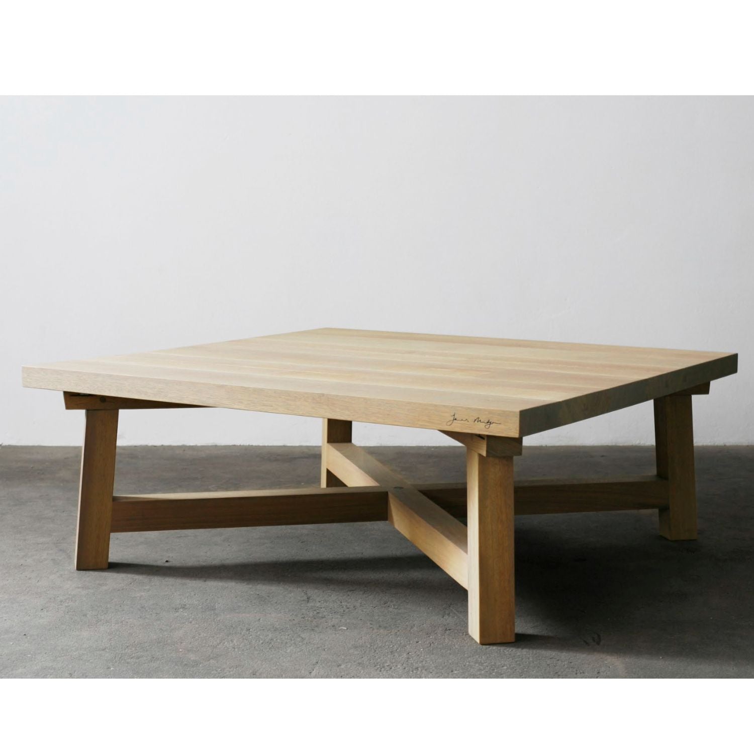 Harvest_outdoor_coffee_table_square.jpg