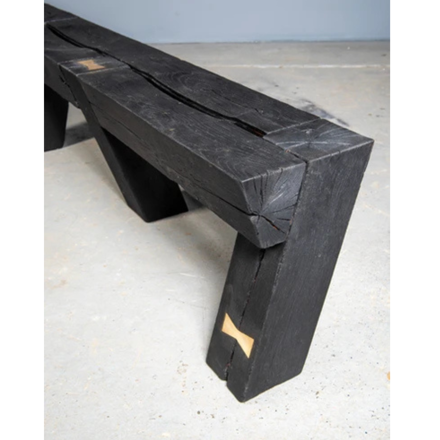 Instomi_bench_5.png