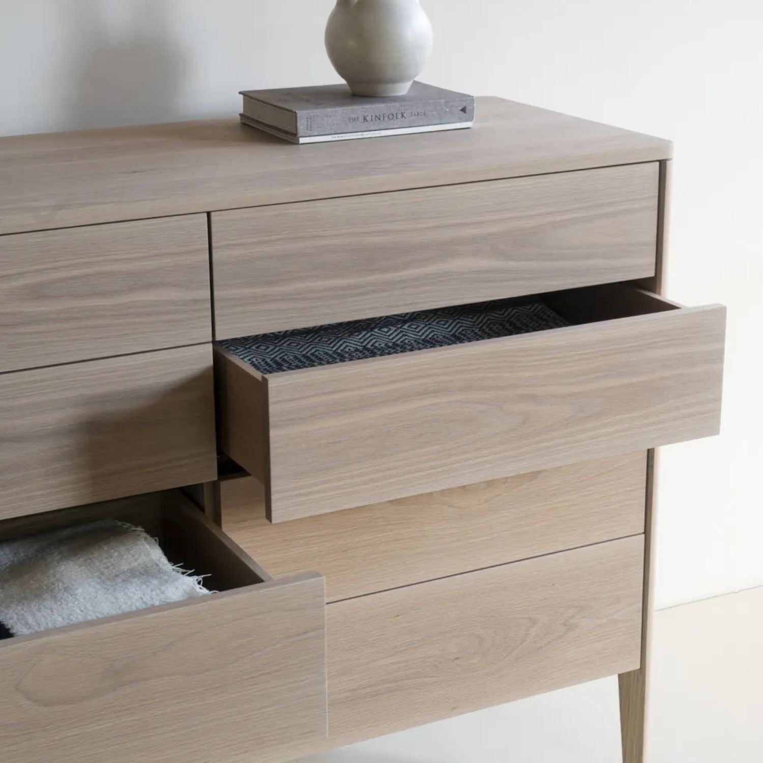 Ivor_chest_of_drawers_2.jpg