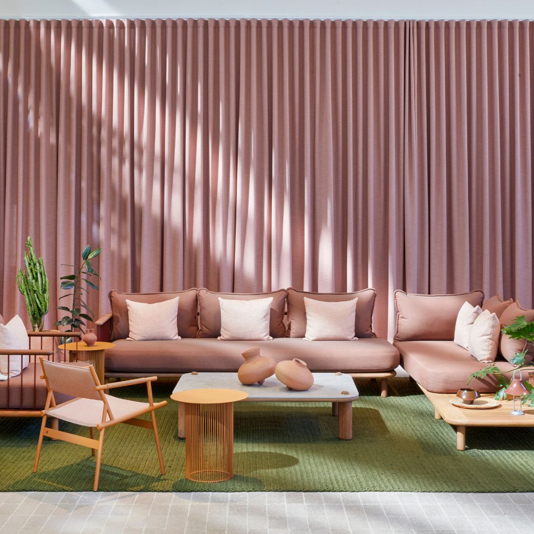 knoppie large table.jpg