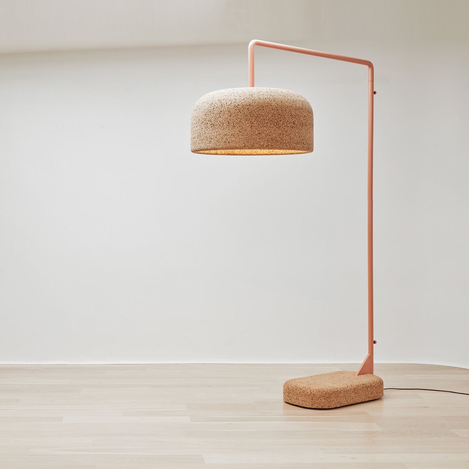 Large_light_cork_pendant_standing.jpg