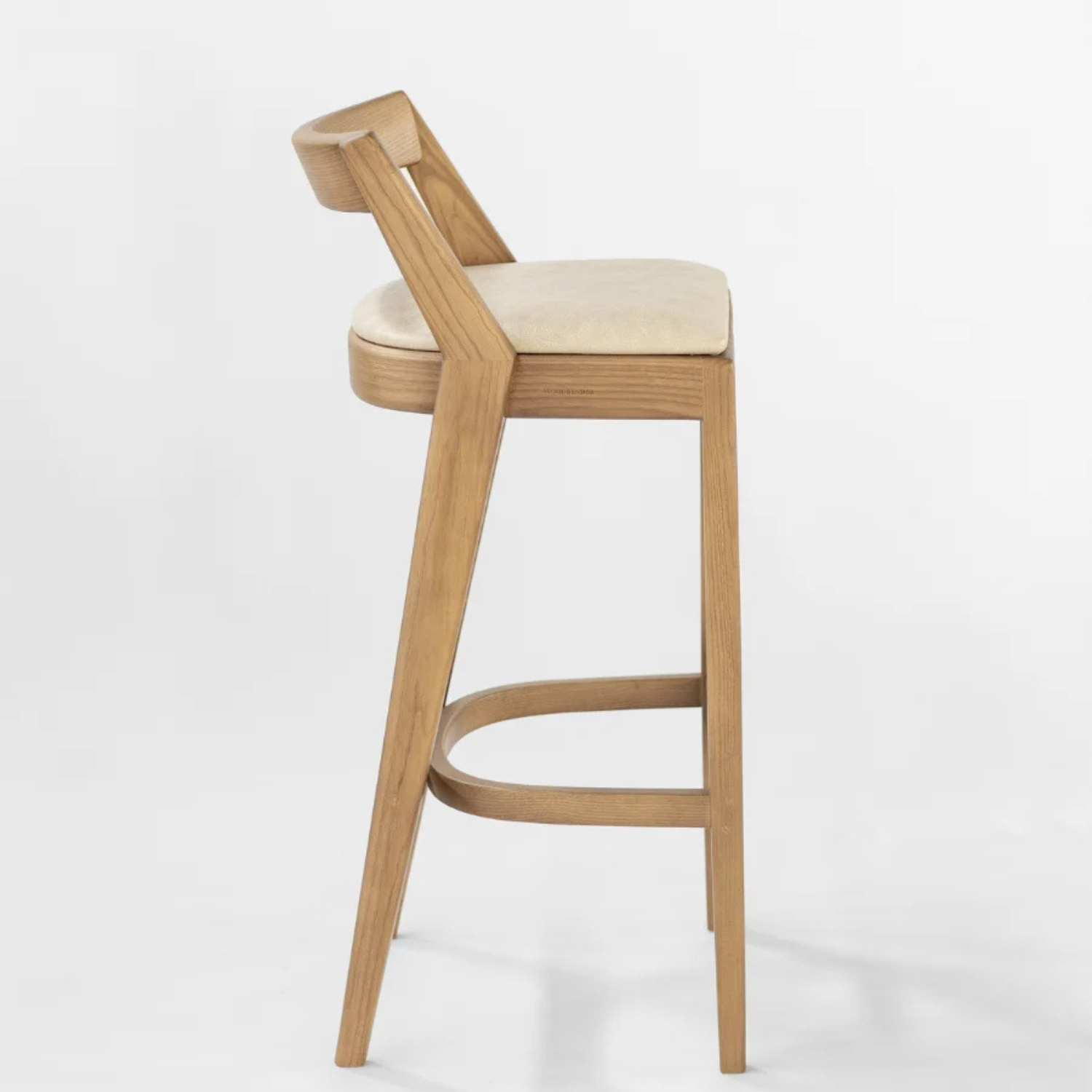 Makuti_stool_.png