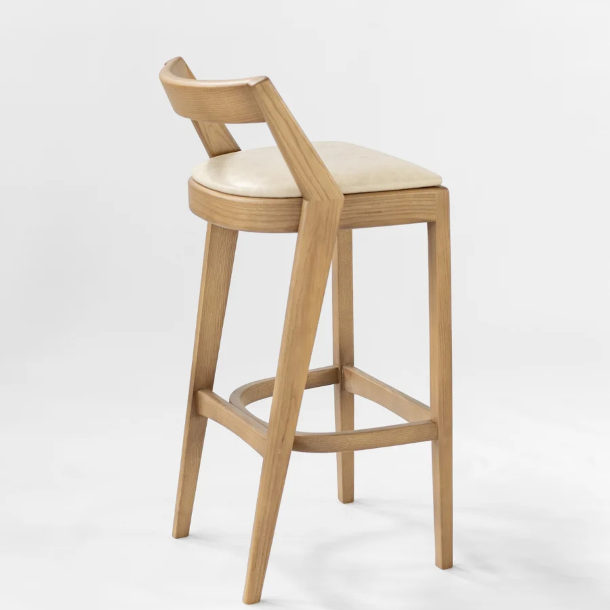Makuti_stool__2.png