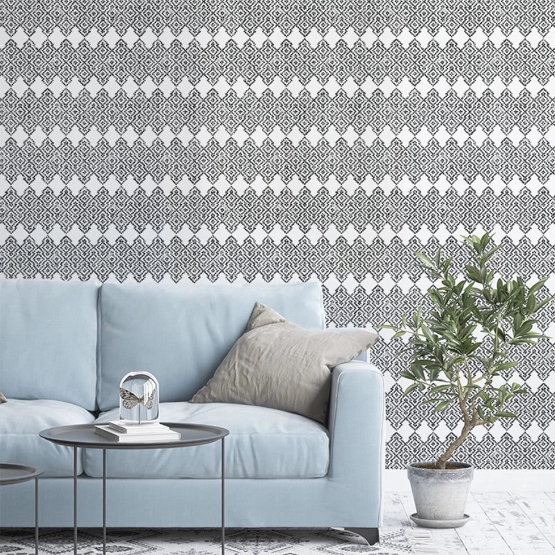 Maya_wallpaper-stripe-white-01-Insitue.webp