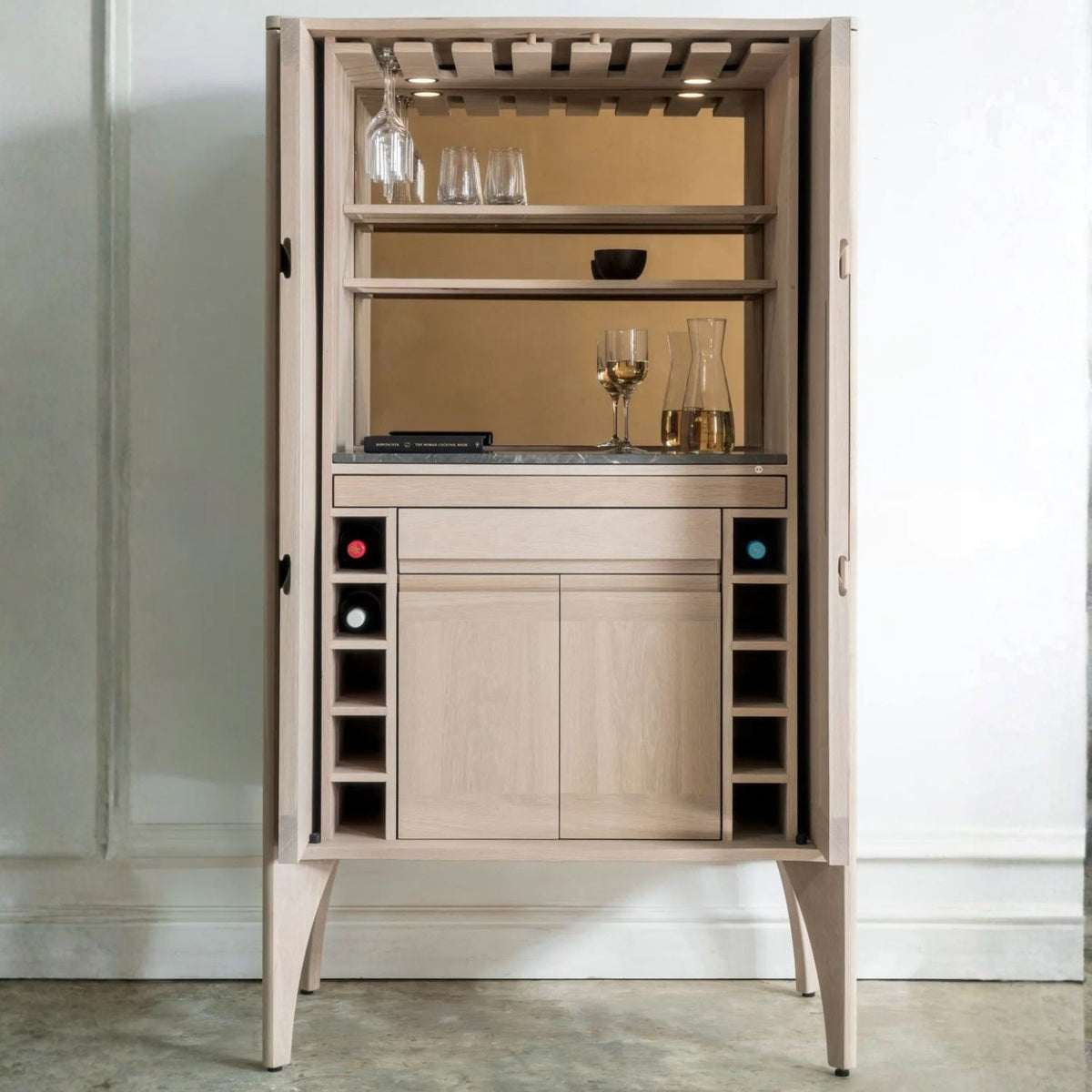 Noah_drinks_cabinet_3.jpg