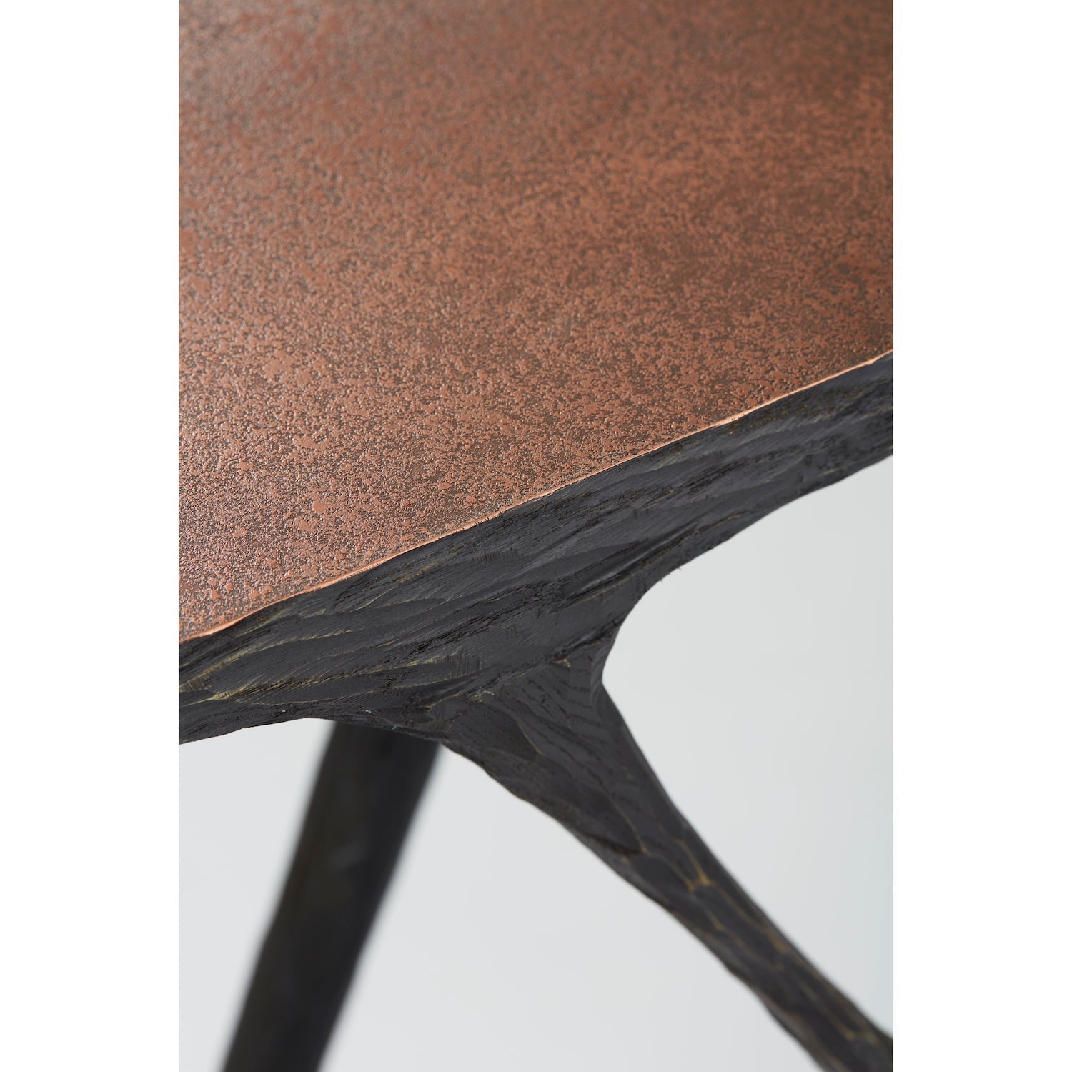 OuHasieBrassDetail_38db05da-8432-411c-aad5-cc0ba221eb50.jpg