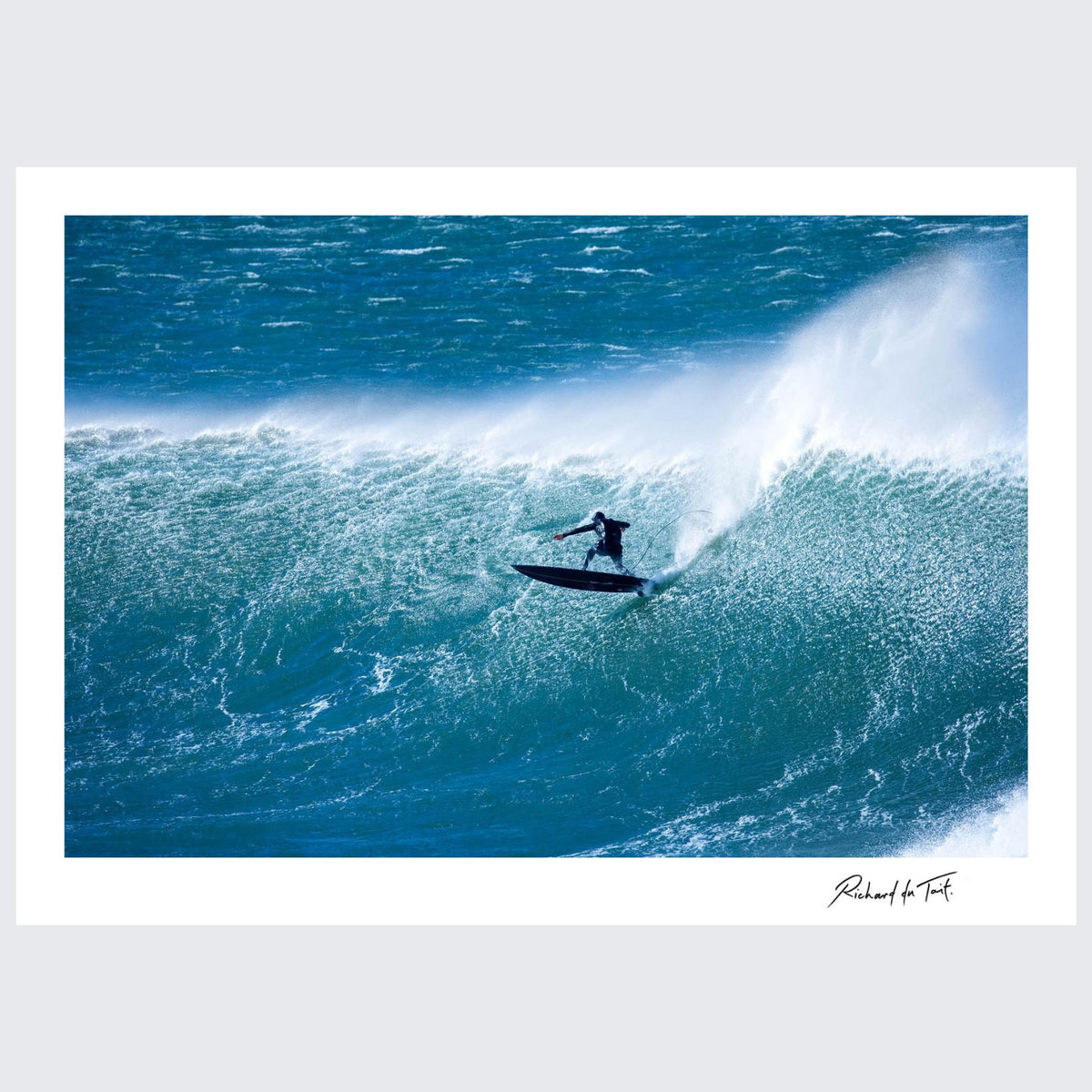 RdT_422_Big_Wave_Surfer_The_Overberg_South_Africa.jpg