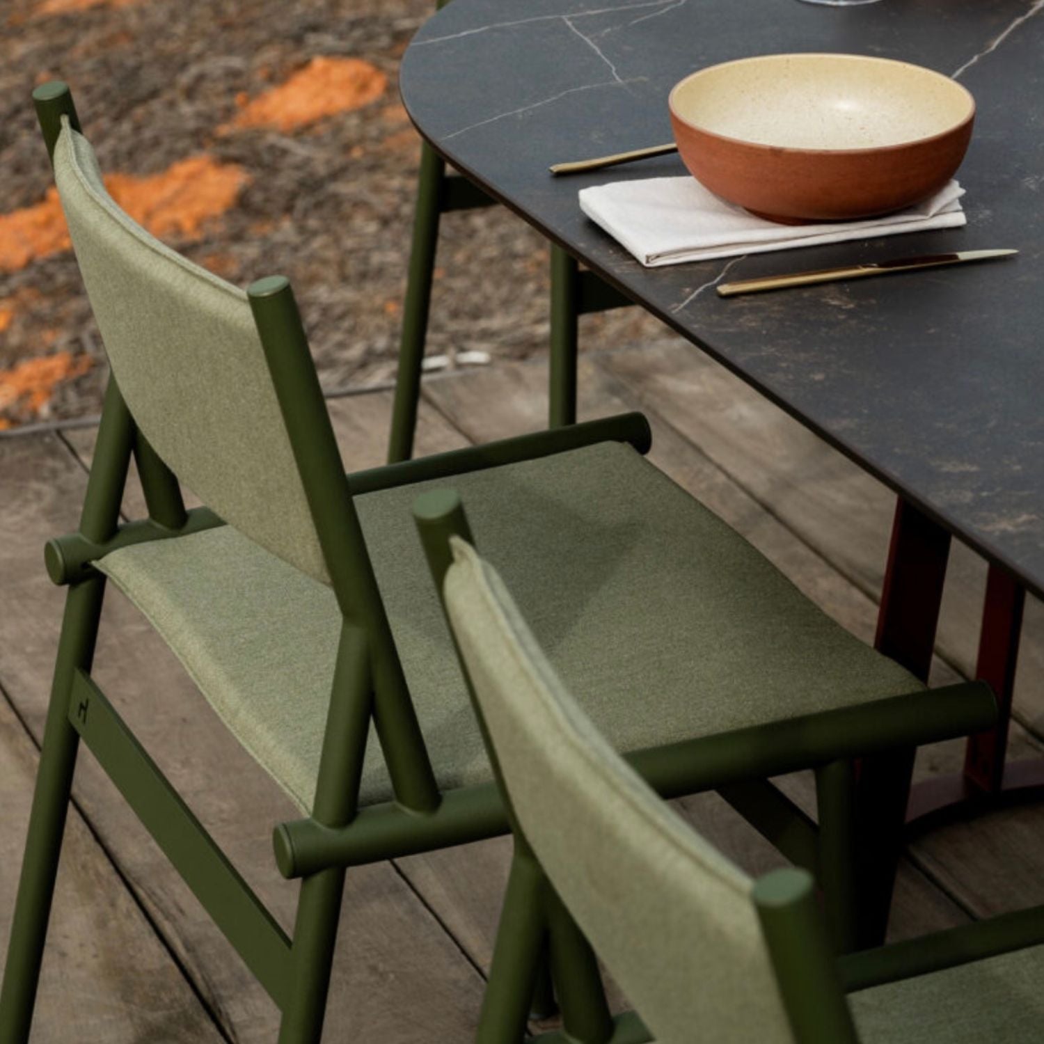 Slingshot dining chair