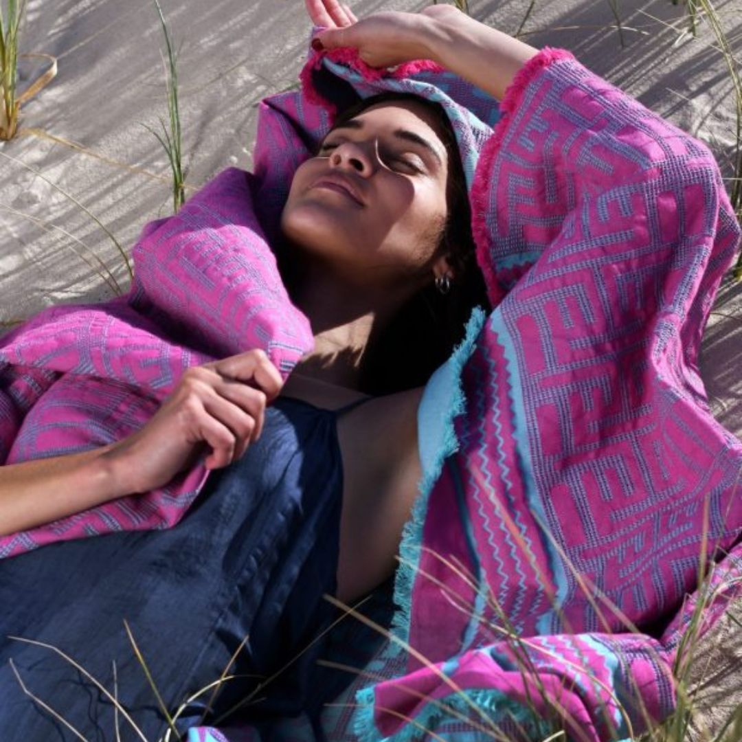 Kuba Summer Throw - Fuschia
