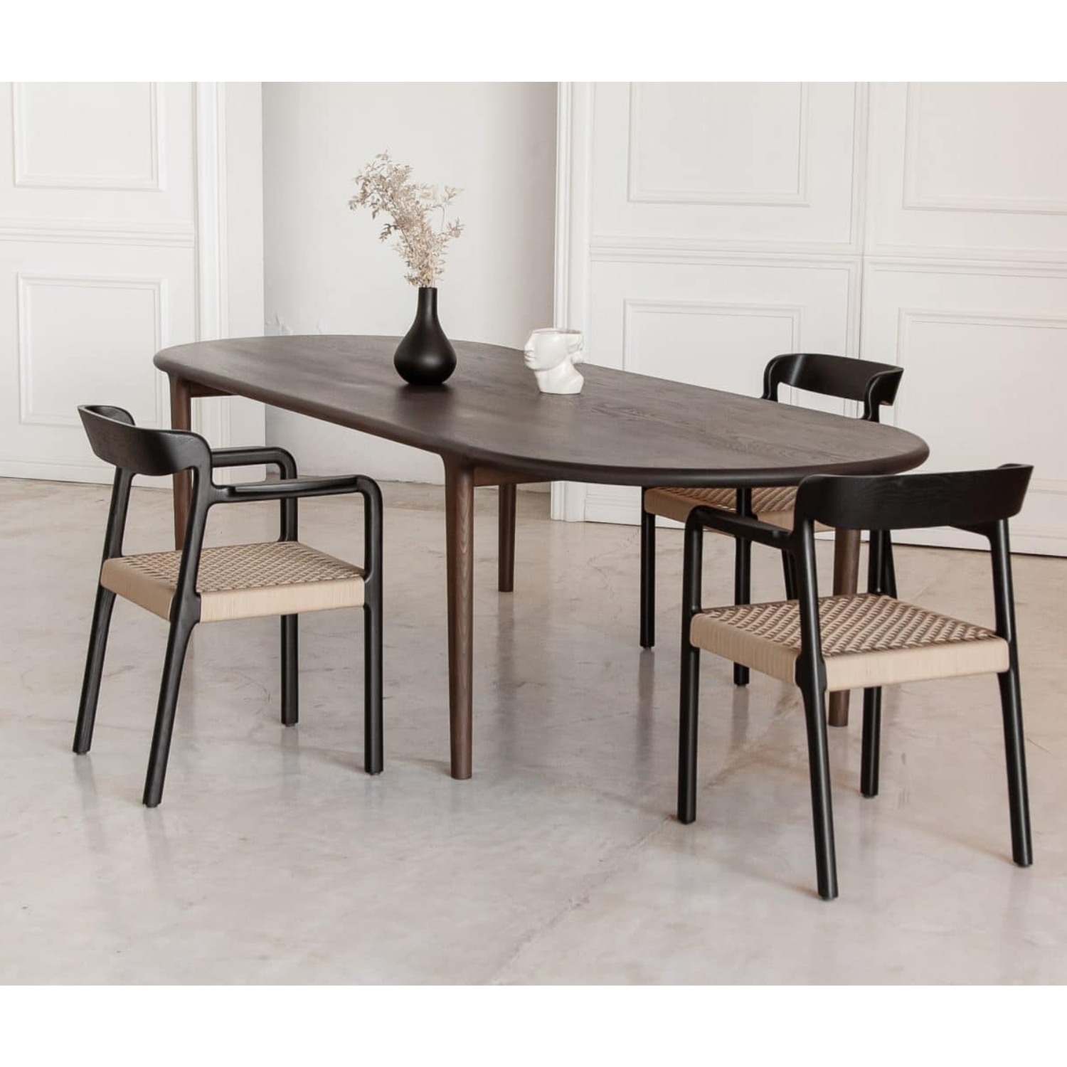 Vigtig Dining Table
