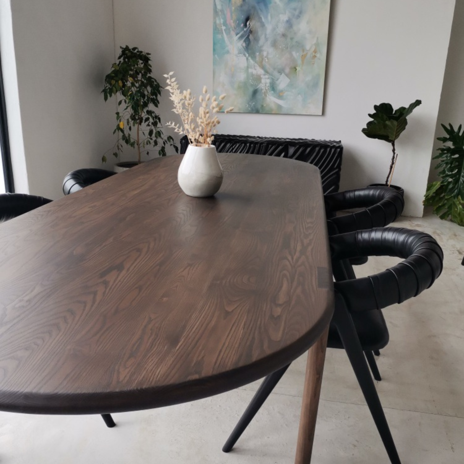 Vigtig Dining Table