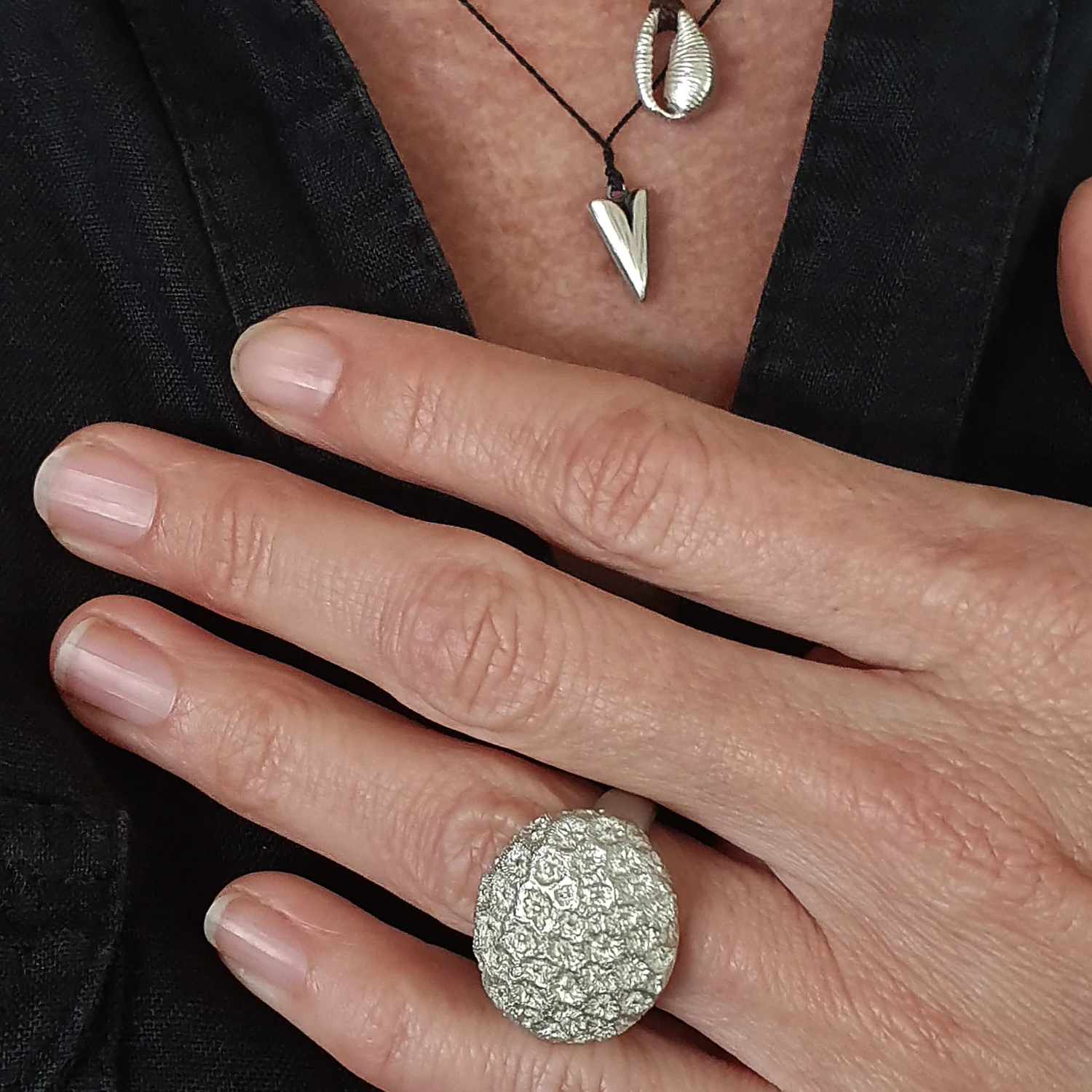 coral ring model 2.png