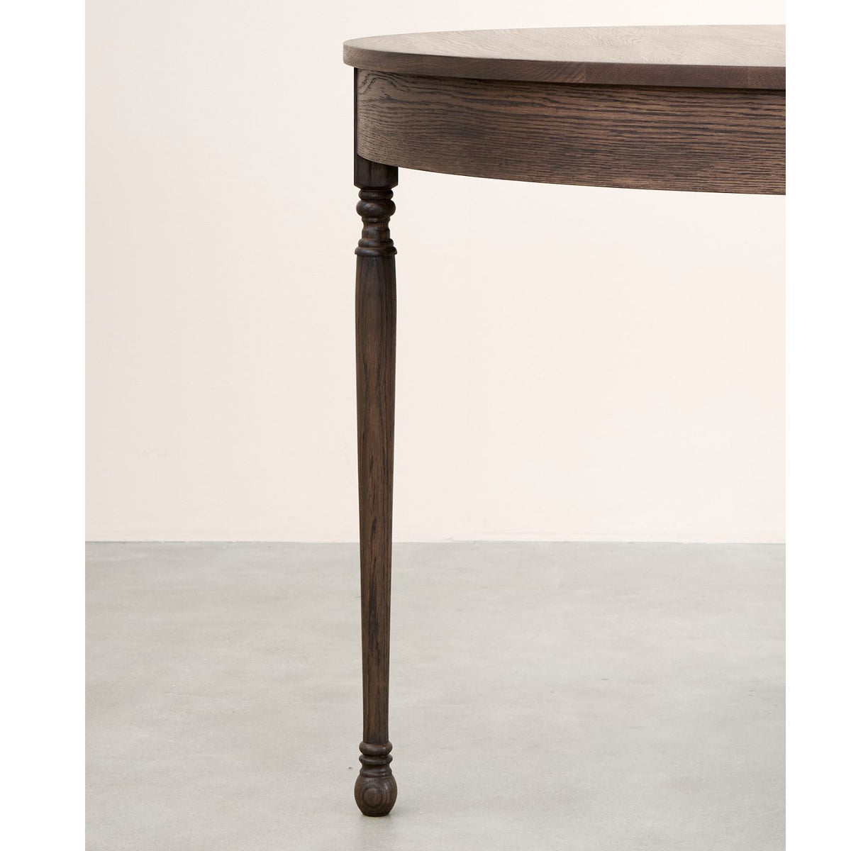 round_harris_walnut_detail.jpg