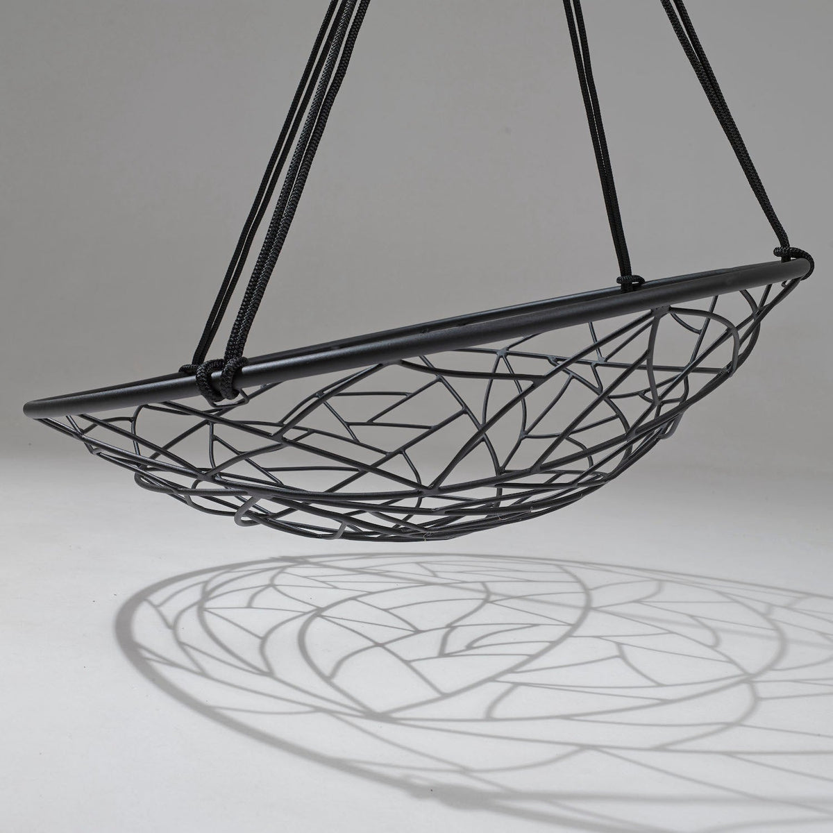 Basket_twig_hanging_swing_chair_3.jpg