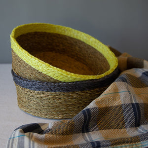 Large grass bread basket with trim color