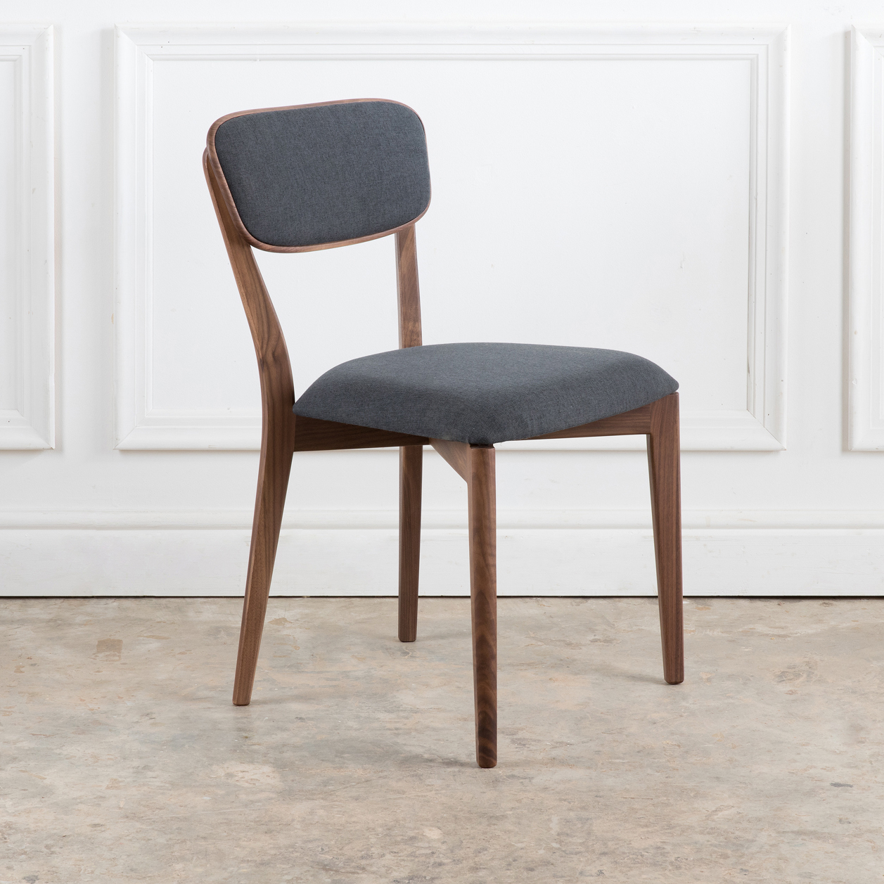 b1563a78ec59337587f6ab6397699afc%2FIvorChair001Grey%3AUphol%3AWalnut.png