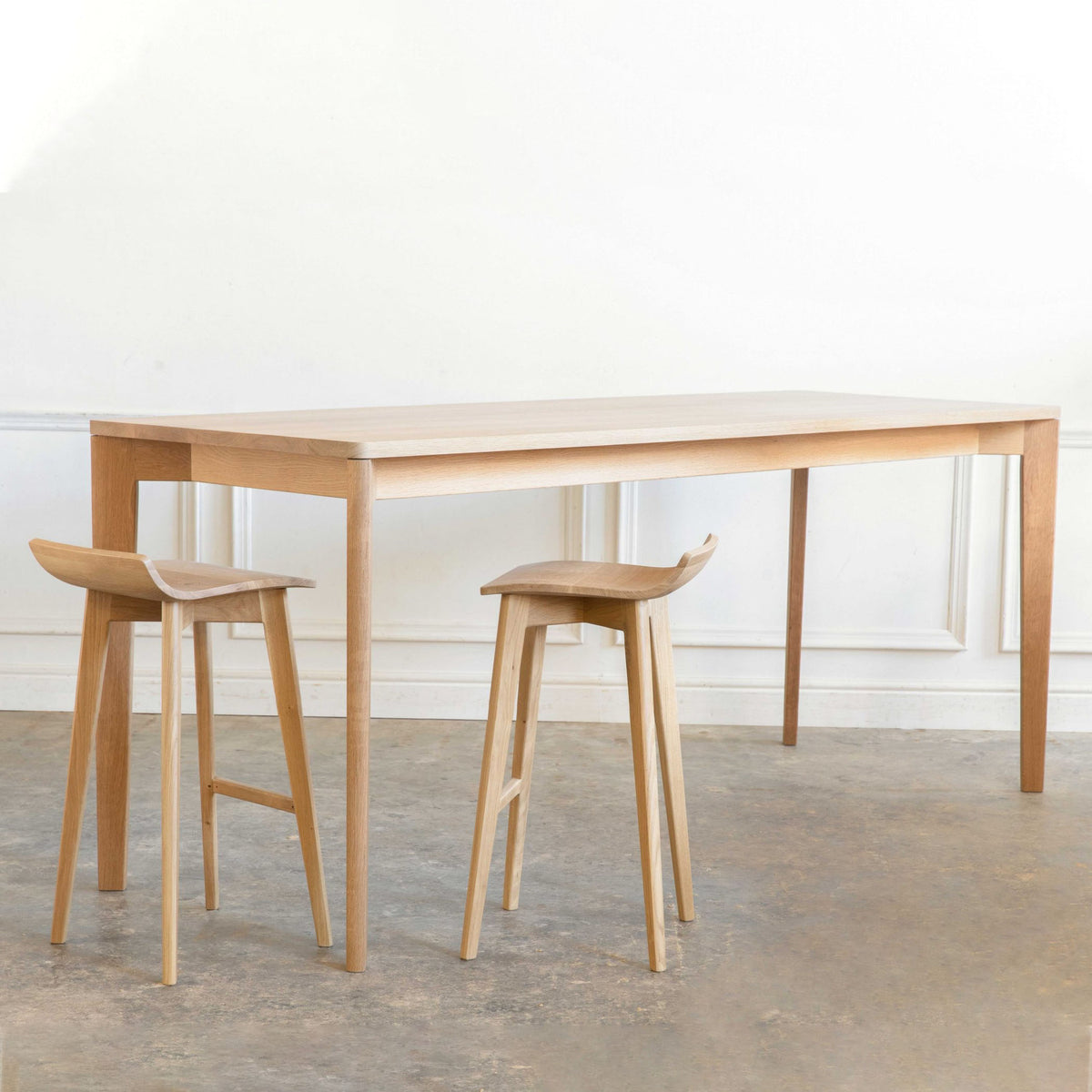 b1563a78ec59337587f6ab6397699afc%2FIvorHighTableWithStools.jpg