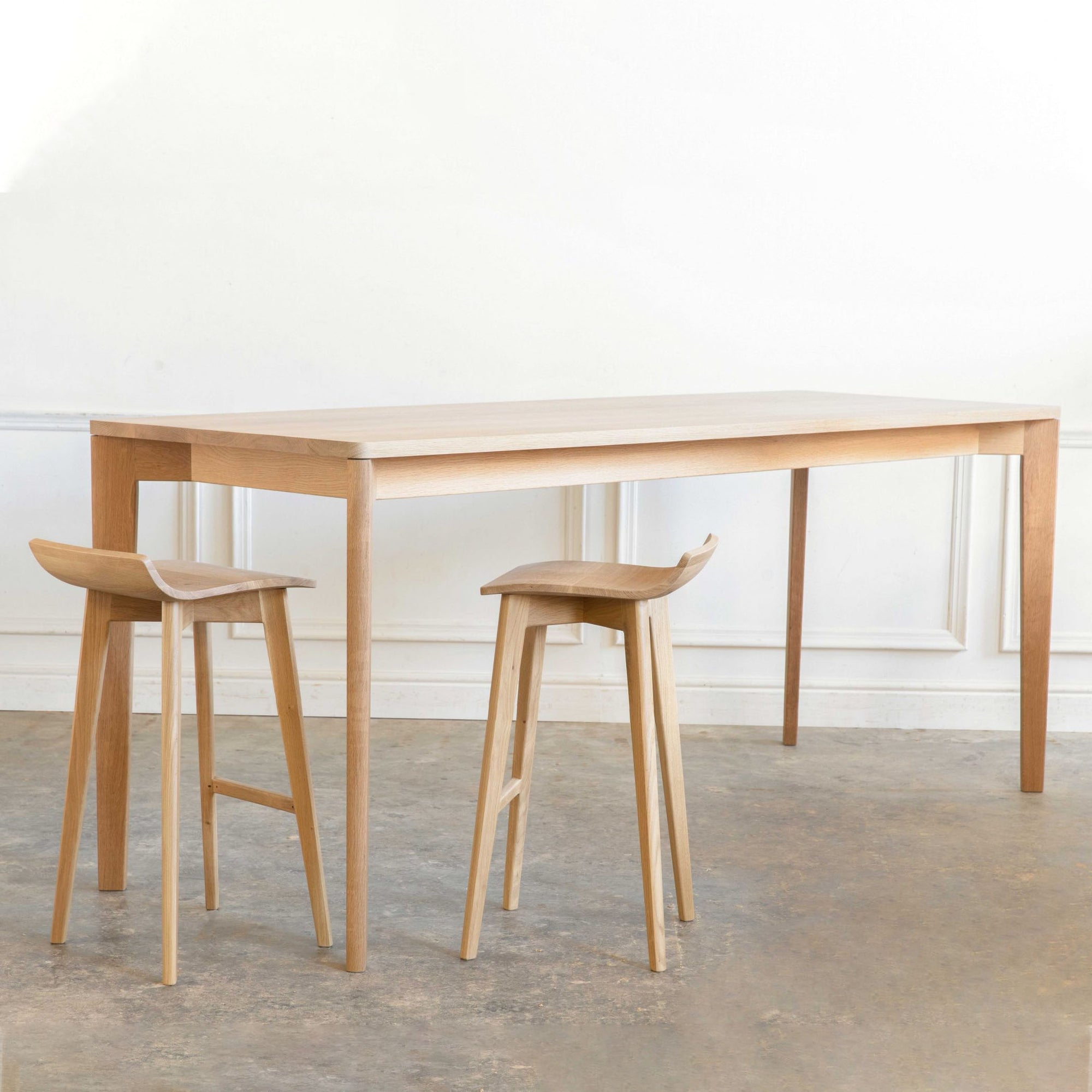 b1563a78ec59337587f6ab6397699afc%2FIvorHighTableWithStools.jpg