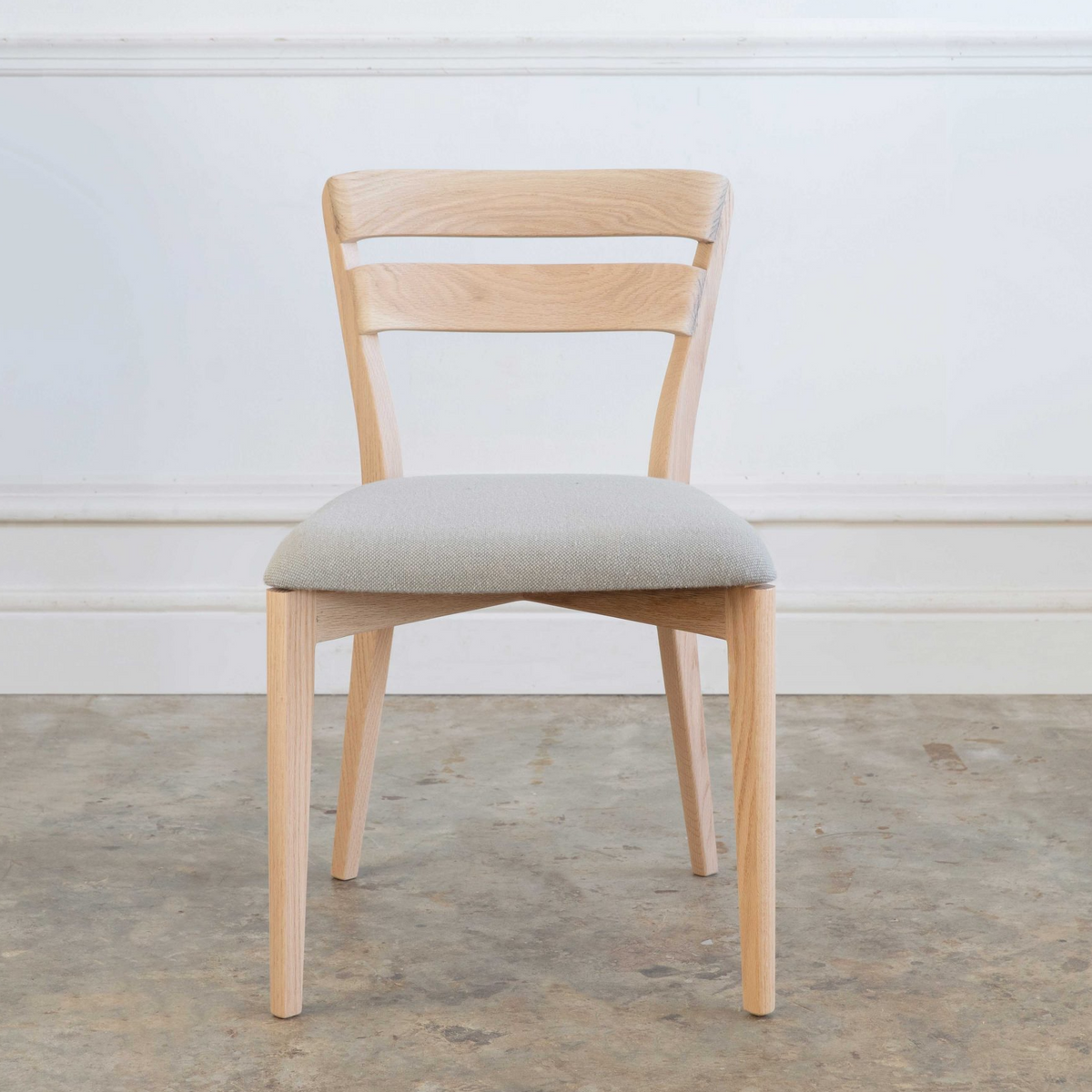 b1563a78ec59337587f6ab6397699afc%2FIvor Chair 003 Front.png