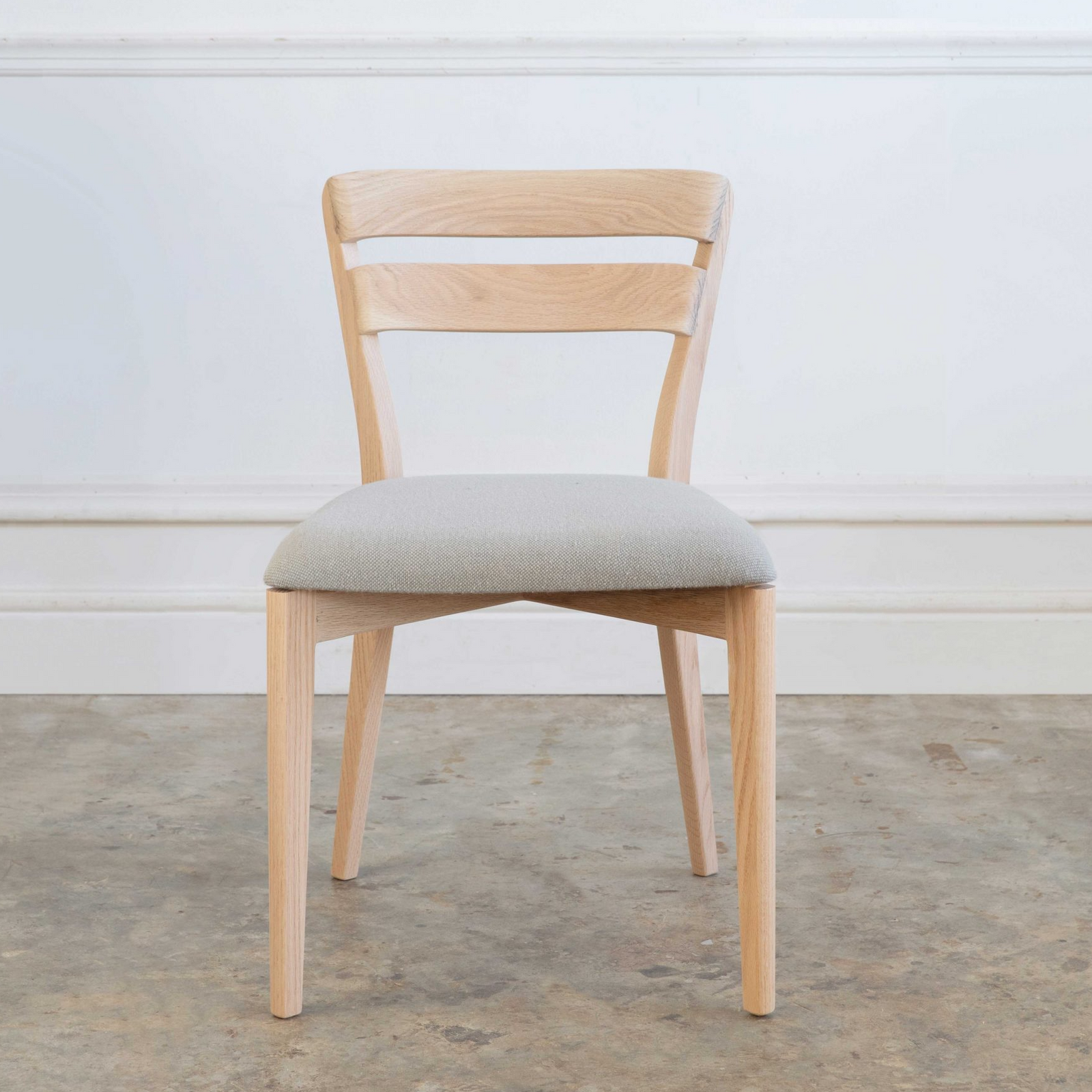 b1563a78ec59337587f6ab6397699afc%2FIvor Chair 003 Front.png