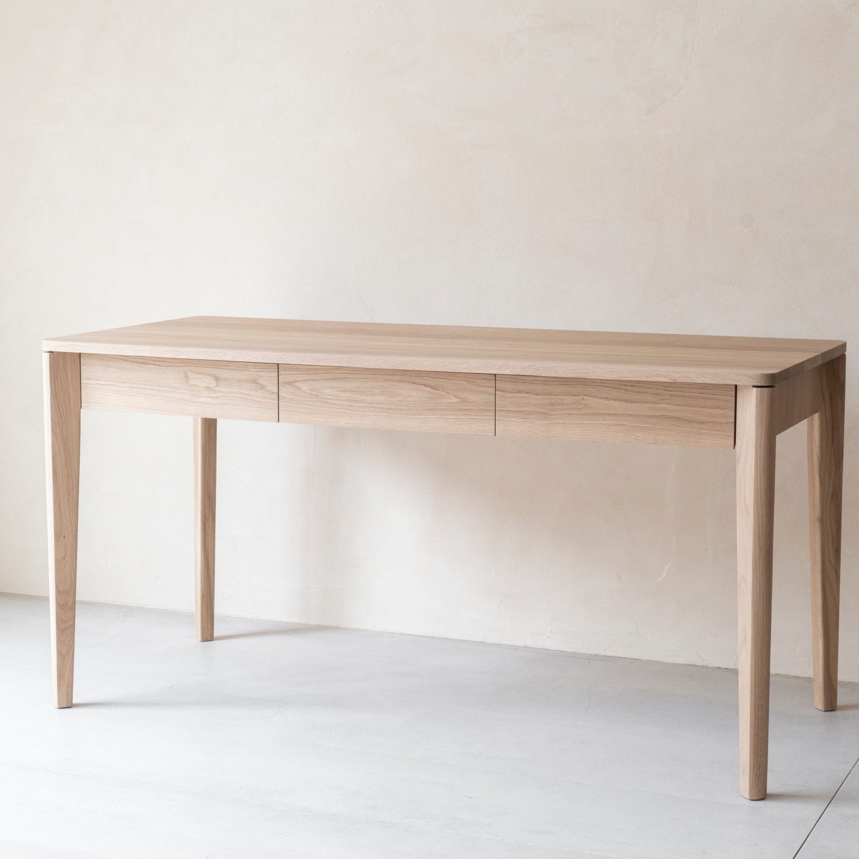 Ivor Desk