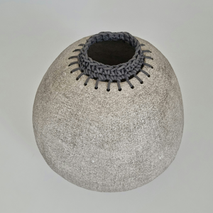 Large_20Pebble_20Pot_20grey_20crochet_202.png