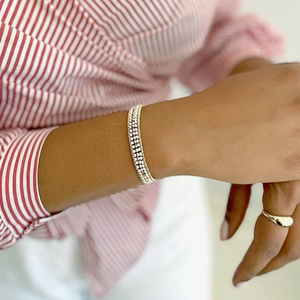Olakirabraceletmodelpic2.png
