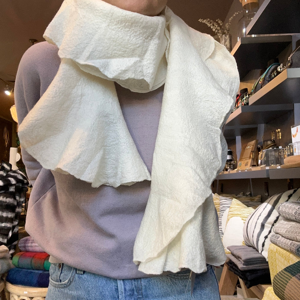 Ruffle scarf - cirrus