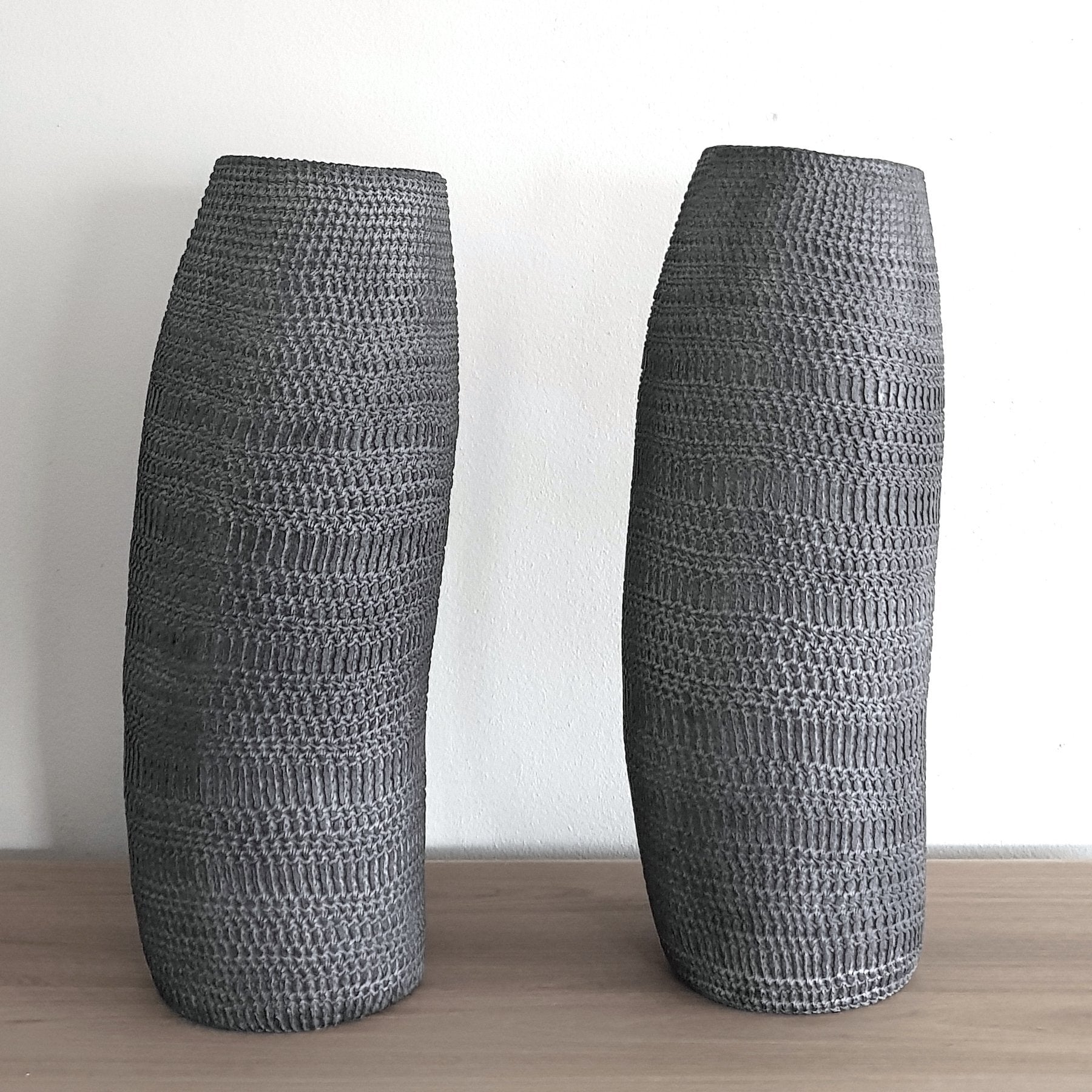 V07d_20Asymmetrical_20vase_20-_20White_45150ed4-bc01-46be-a923-ebd4767cddcd.jpg
