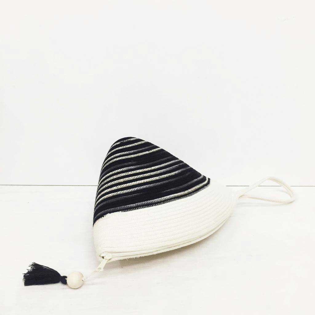 handle-clutch-bag-ikat-mia-melange-photo2_1512x_afb326d8-f115-4166-8579-7eeac0cc6081.jpg