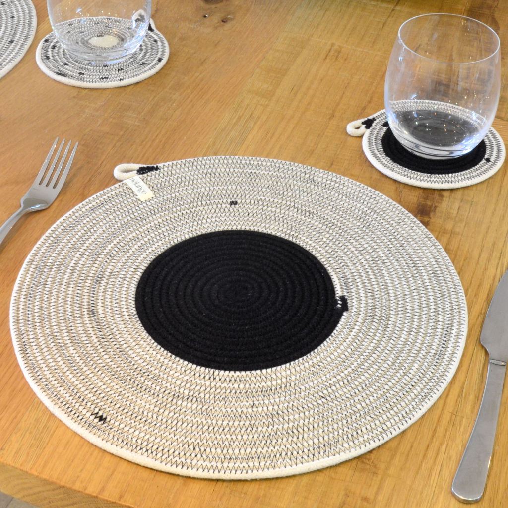 placemat_liquorice_miamelange_3_1512x_f2acc75c-29c3-4d8d-9b08-5c5863bc2103.jpg