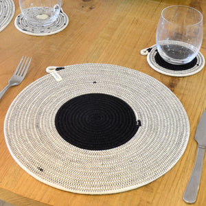 placemat_liquorice_miamelange_3_1512x_f2acc75c-29c3-4d8d-9b08-5c5863bc2103.jpg